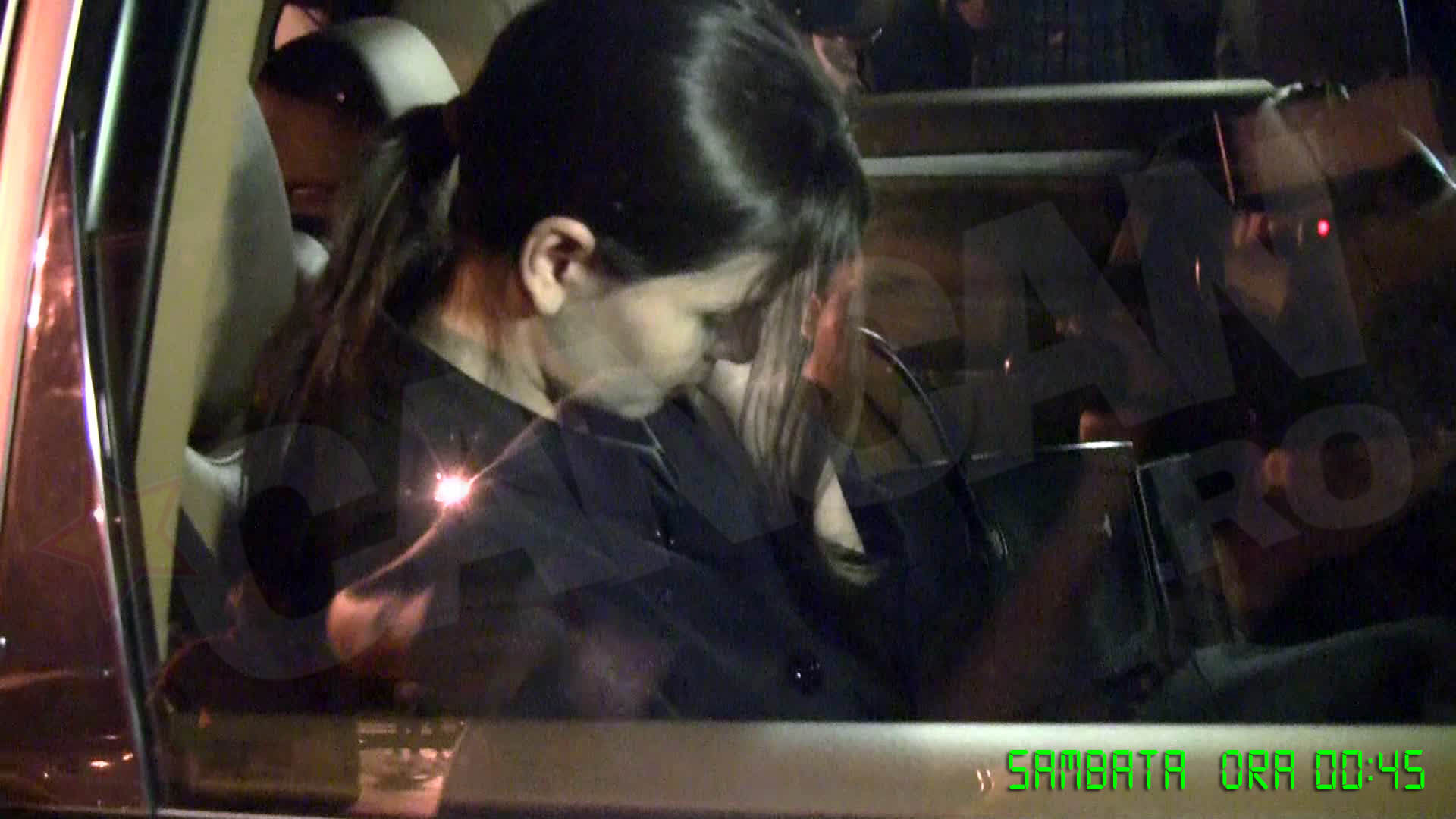 Fosta doamna Columbeanu de abia isi poate stapani emotiile