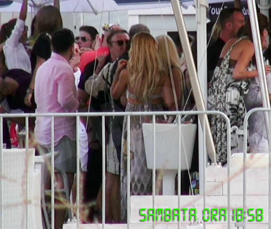 La un moment dat, Gabriel s-a reintalnit cu vechi cunostinte ceea ce i-a adus zambetul pe buze