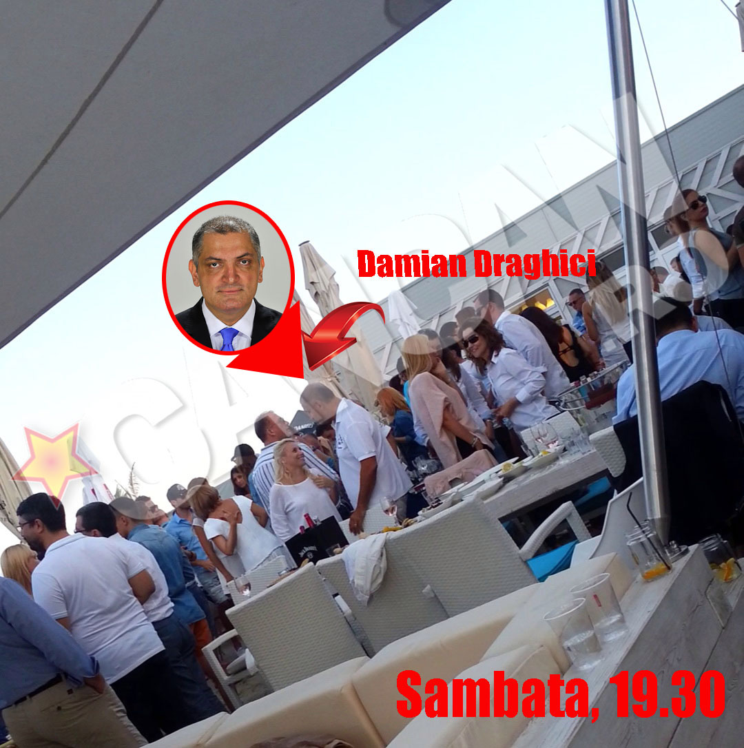 Damian Draghici si-a inceput seara in compania unei blonde