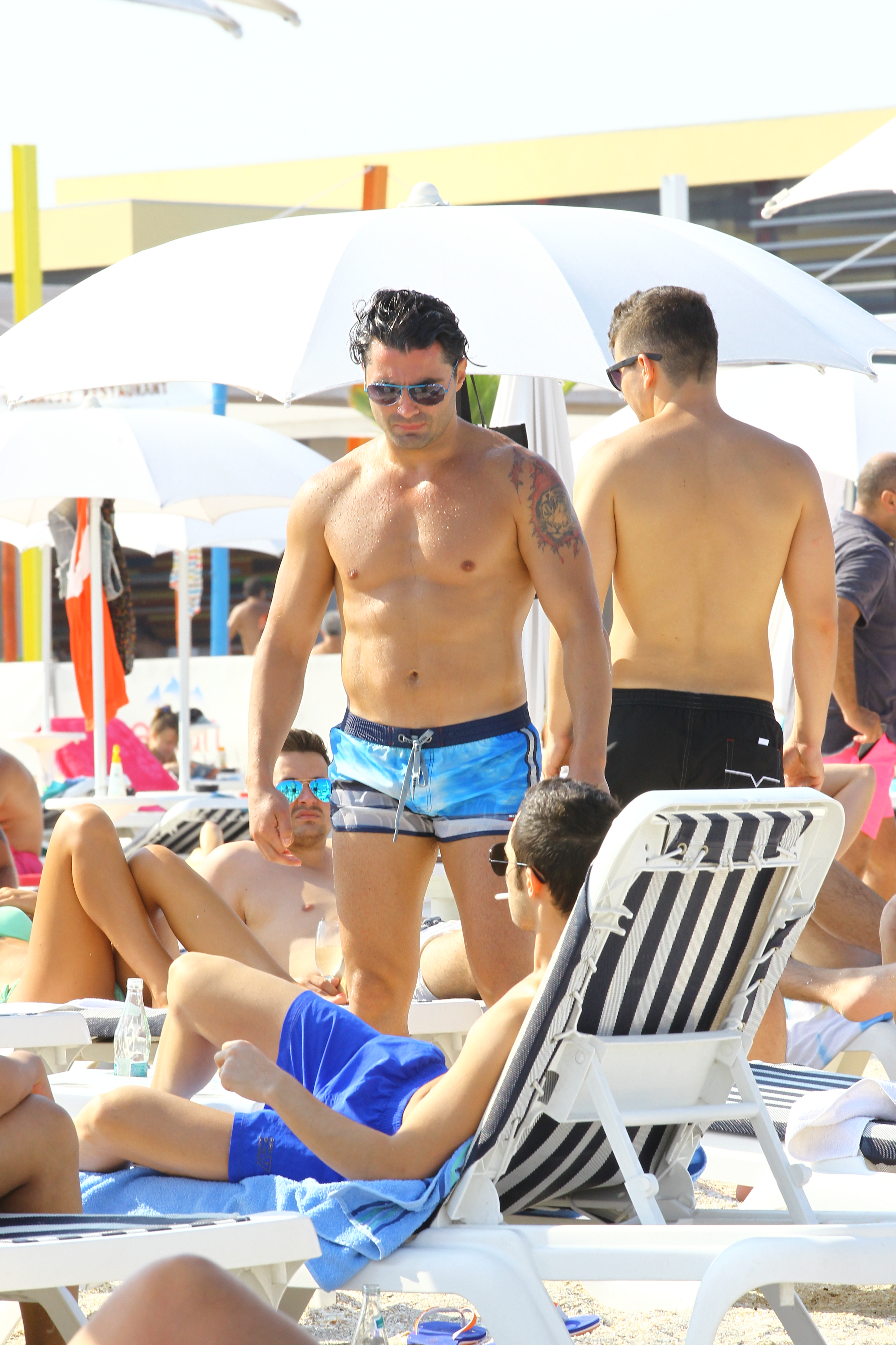 Artistul s-a intretinut si cu clientii