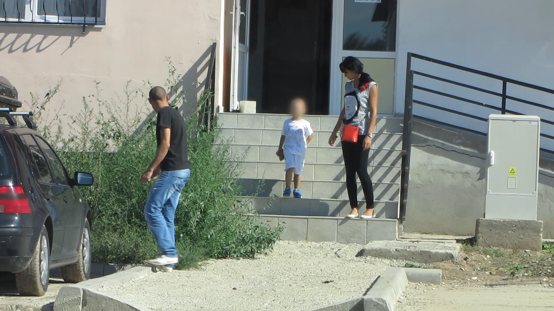 Marcel a luat-o pe fosta sotie si pe cel mic la o plimbare