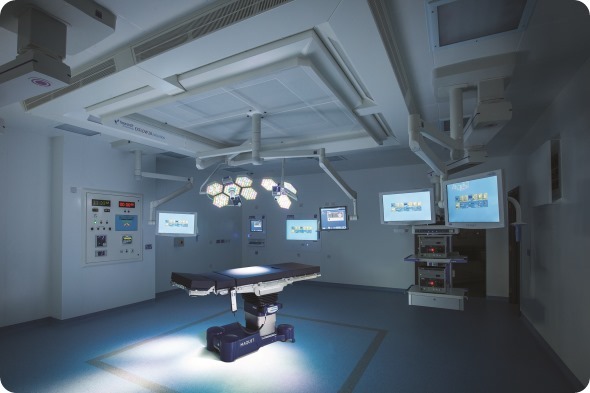 Sălile de operaţie sunt dotate cu aparatură de ultimă generaţie.