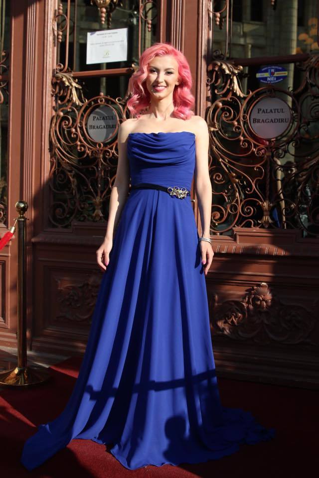 Andreea Bălan şi-a schimbat rochia după ceremonia religioasă de botez