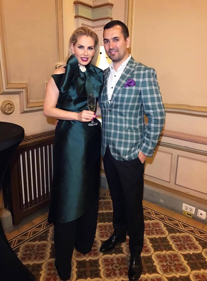 Andreea Bănică şi soţul ei au venit la botezul Ellei.