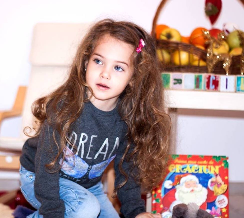 Andreea Marin a făcut public cazul Evei de doar patru ani care se confruntă cu o boală grea