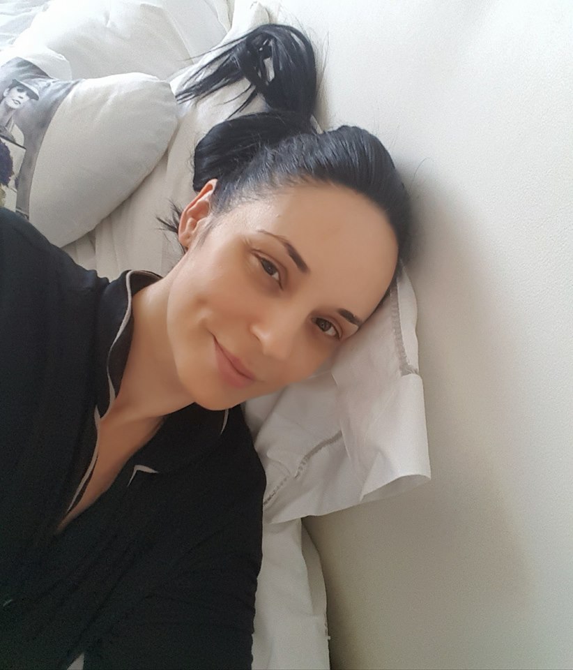 Andreea Marin arată foarte bine şi fără pic de machiaj
