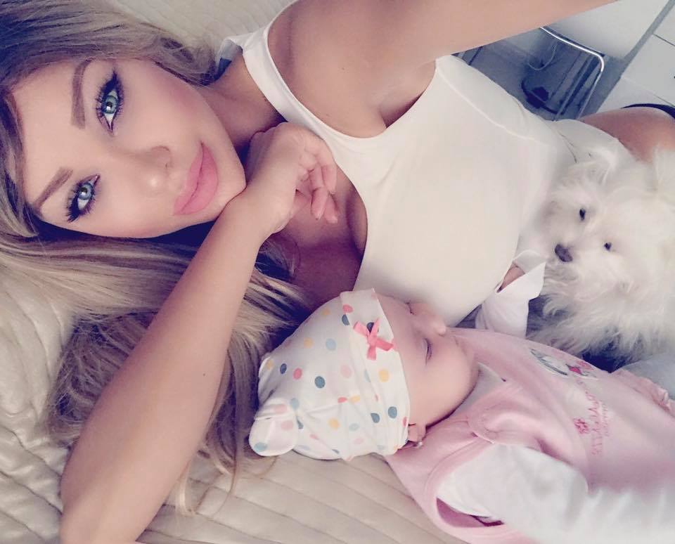 Bianca Drăguşanu, împreună cu Bella şi Sofia