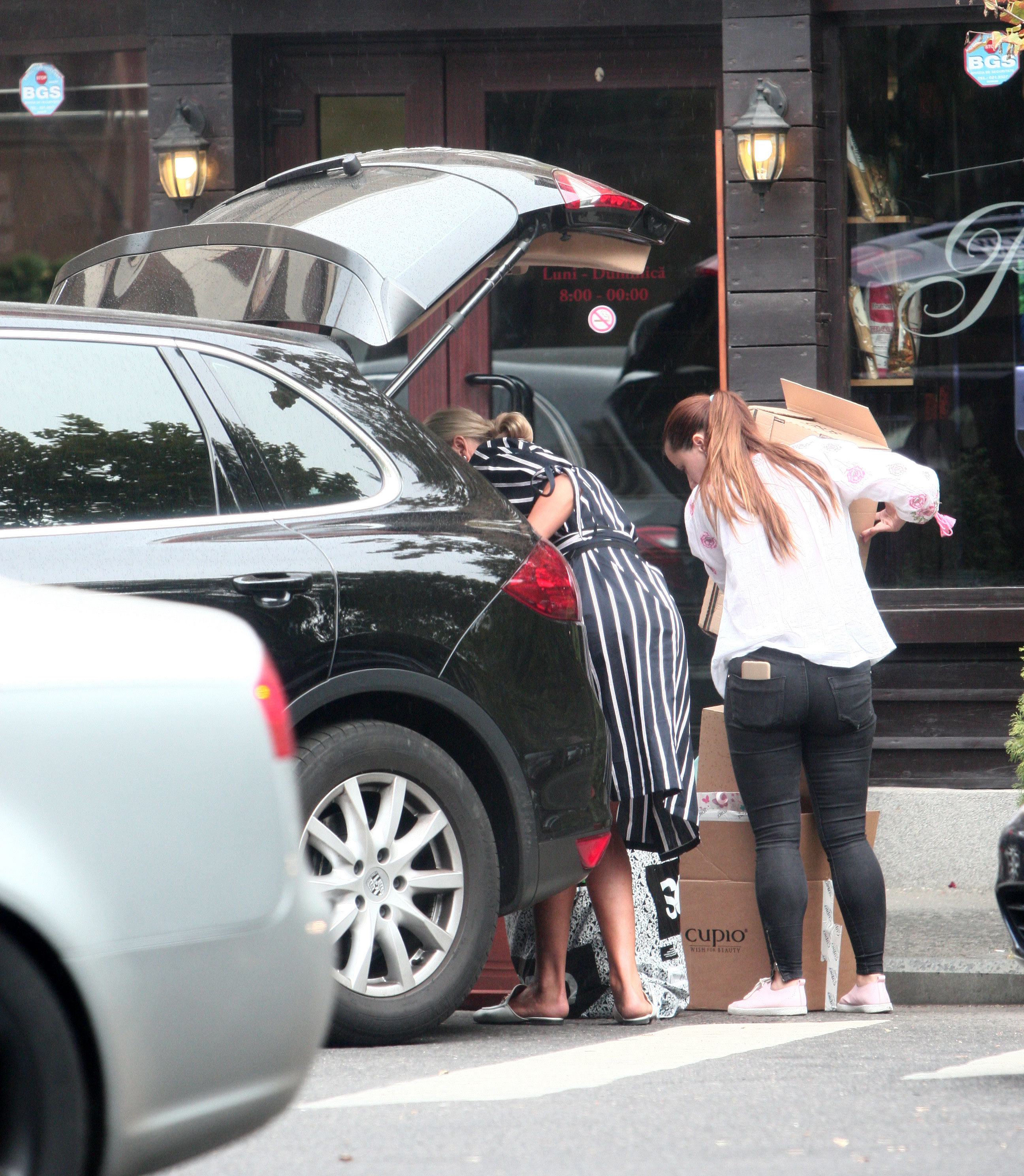 Bianca s-a luptat cu câteva cutii