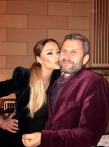 Bianca Drăguşanu, împreună cu dr. Călin Doboş, după terapia vampir