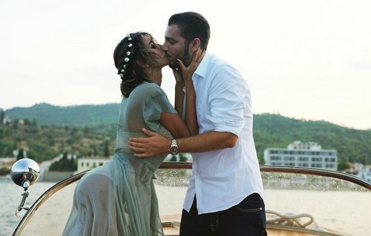 Mădălina Ghenea, împreună cu tatăl viitorului ei bebeluş