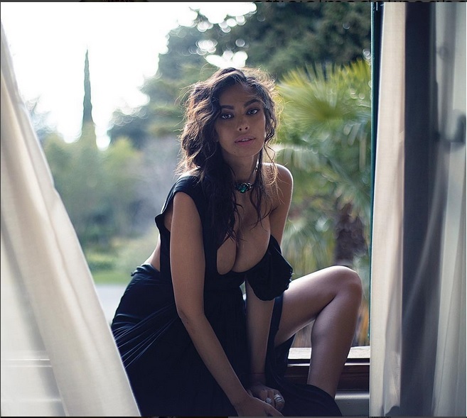 Mădălina Ghenea a spus într-un final de ce a ţinut sarcina ascunsă.