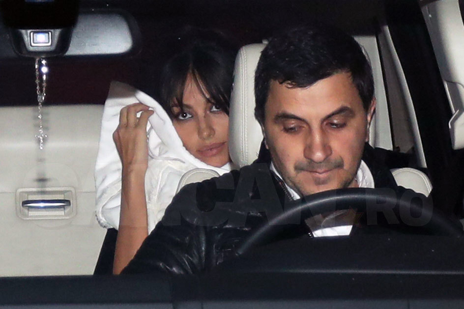 Şoferul a demarat în trombă, s-o protejeze pe Mădălina de camerele jurnaliştilor