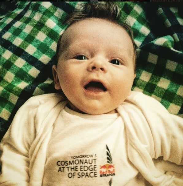 Această fotografie i-a făcut pe fanii cuplului să se întrebe dacă nu cumva vor deveni părinţi.