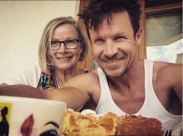 Felix a uimit pe toată lumea atunci când a prezentat-o pe mama lui.