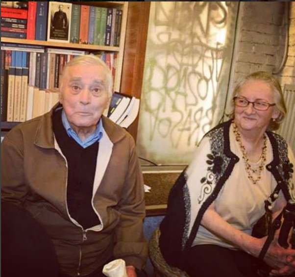 Laura Cosoi şi-a pierdut la doar câteva luni distanţă cei doi bunici materni.