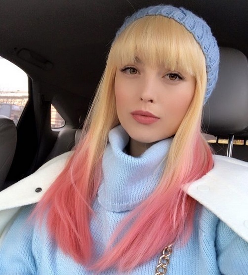 Elena Gheorghe a experimentat cum i-ar sta blondă