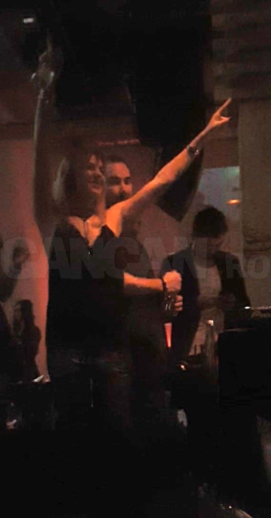 Roxana Ionescu a mers singură la club, după despărţirea de Tinu Vidaicu