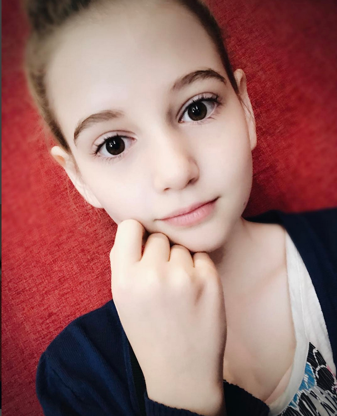 Irinuca a făcut publică imaginea pe Instagram şi a menţionat-o şi pe mama ei, Monica Gabor