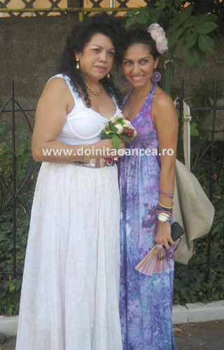 Doiniţa are o relaţie apropiată cu mama ei