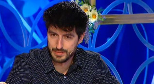 Tânărul acesta şi-a pierdut iubita într-un mod cumplit! Sursa foto: wowbiz.ro