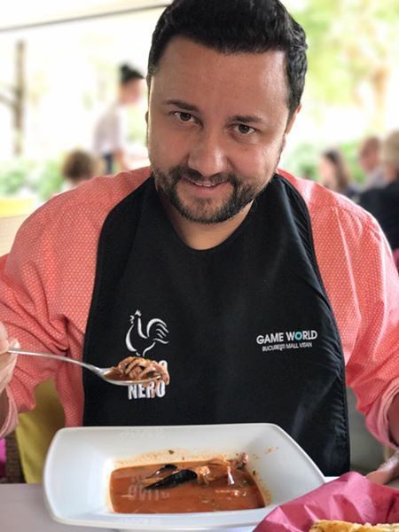 Măruţă s-a asortat la babeţică cu fiica lui, Eva