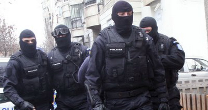 Filaj Filaj ca-n James Bond! Serviciile Secrete si-au inflitrat spionii ...