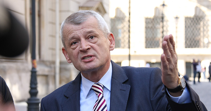 Primarul Oprescu, în inspecţie la pasajul Mihai Bravu. Vezi cand va fi ...