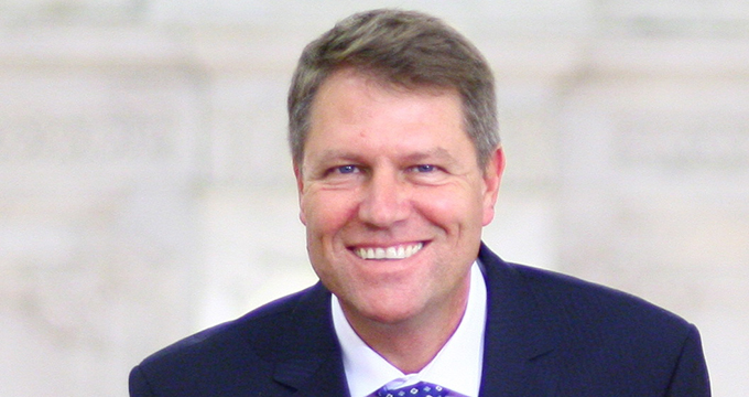 Bascalie O SA MORI DE RAS! Iohannis, luat In bascalie de Buzdugan si Morar
