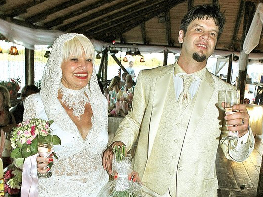 Prima imagine cu LIVIU! Unul dintre prietenii lui rupe tăcerea:,,Este ...