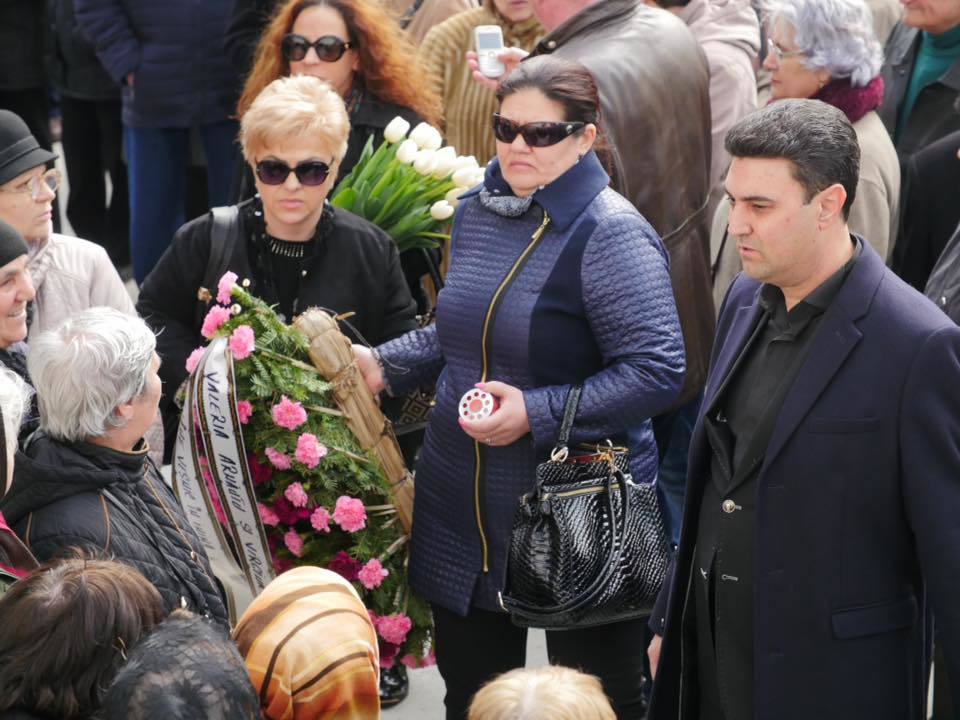 Imagine Stire Valeria Arnăutu, în doliu! Mama artistei a murit: ”Ai plecat și tu pe drumul fără întoarcere” | 2review.ro