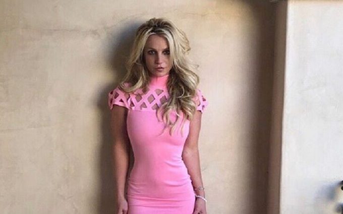 Imagine Stire Britney Spears a împodobit bradul de Crăciun! Vedeta își trăiește viața la maxim după ce a scăpat de tutela tatălui | 2review.ro