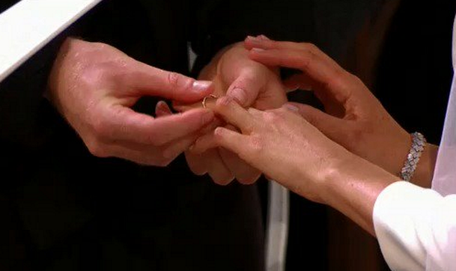 Harry i-a pus pe deget lui Meghan verigheta din aur galez