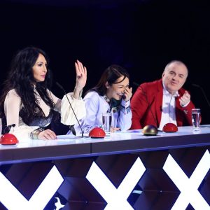 Andra și Mihaela Rădulescu, în rochii super sexy, în a doua ...
