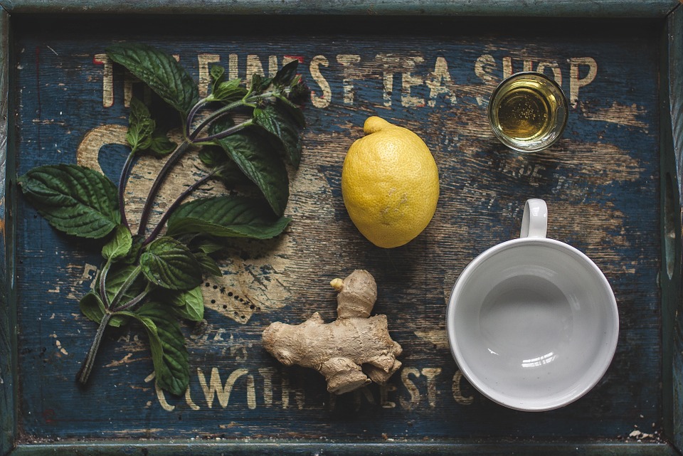 Ceaiul de ghimbir: vă ajută să piardă în greutate și oferă.
