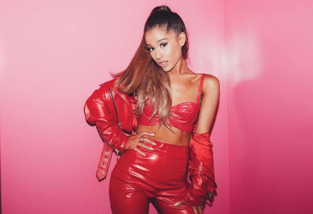 Imagine Stire Ariana Grande, așa cum fanii n-au mai văzut-o! Incredibil cât de mult s-a schimbat celebra cântăreață. Imagini de colecție  | 2review.ro