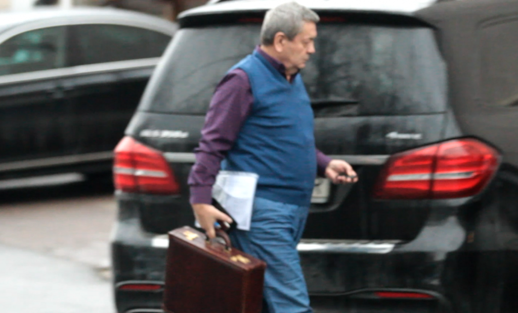 Ioan Rus îşi ţine valorile într-un diplomat cu cifru