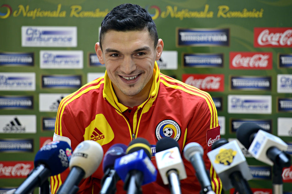 Imagine Stire Claudiu Keșeru a revenit la FCSB! AICI, declarația atacantului la revenirea în România! | 2review.ro