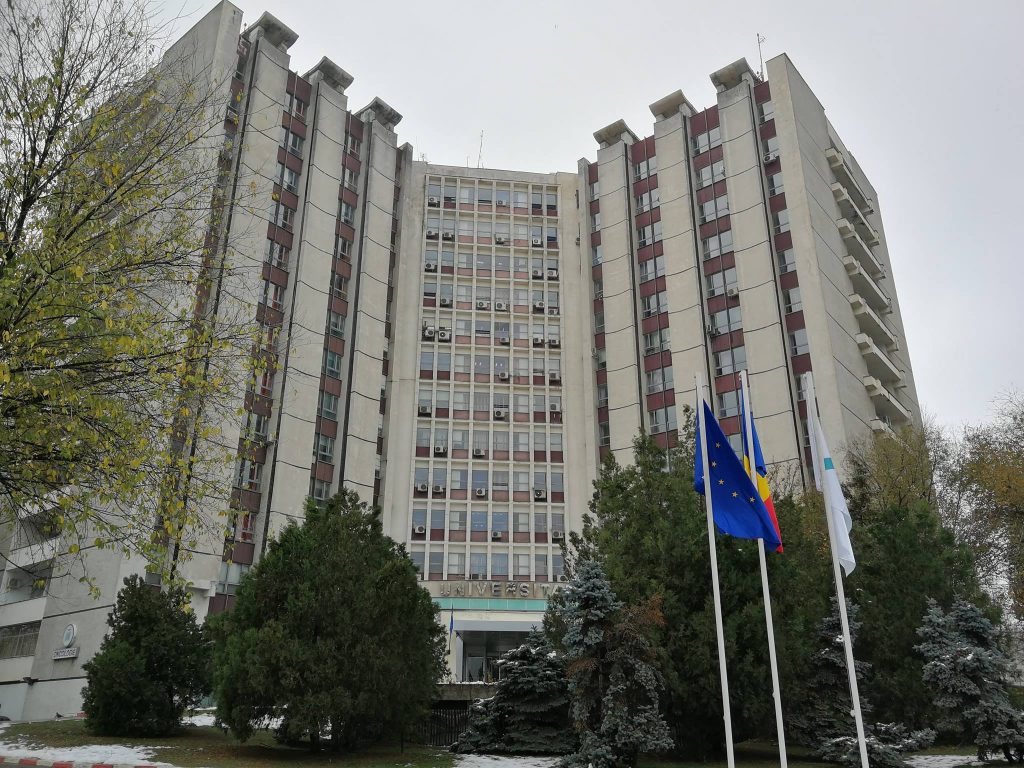 Imagine Stire Dezastru la Spitalul Universitar din Capitală. Opt asistente și infirmiere, depistate pozitiv: „Nu au purtat echipamentul corect” | 2review.ro