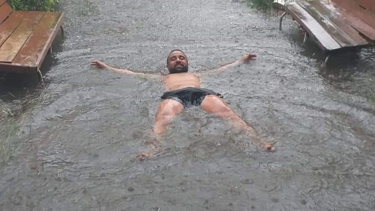 Imagini Ireale In Pitești Strada A Fost Inundată De Ploaie și El