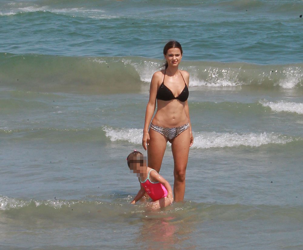 Bianca Marina, soția lui Steliano Filip, s-a dezbrăcat pe plajă. Fosta MISS Timișoara arată senzațional