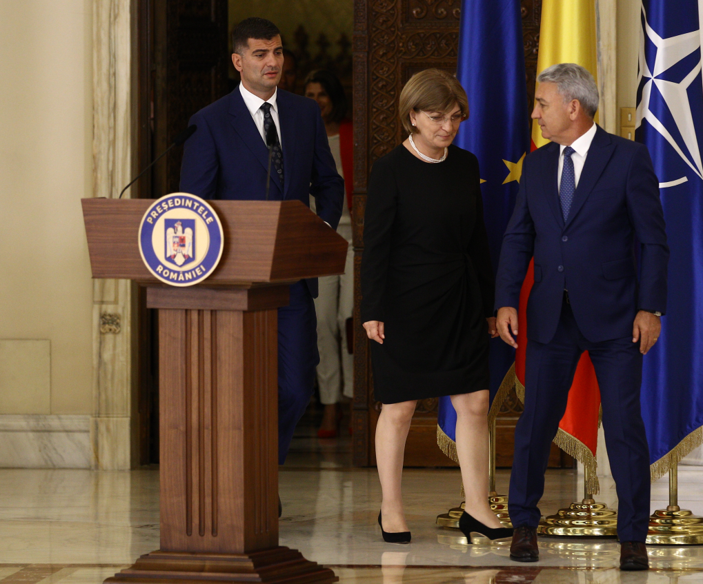 Costumele purtate de Toni Iuruc și Stere Halep seamănă ca două picături de apă