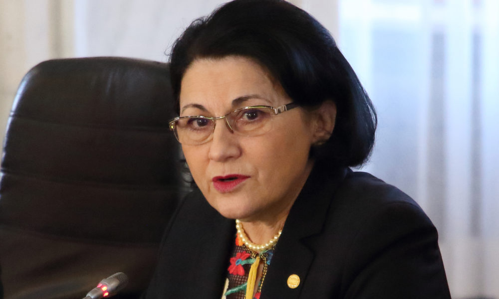 Ecaterina Andronescu, fost ministru al Educaţiei, a spus adevărul despre anul şcolar: „Automat îngheaţă”. Ce îi aşteaptă pe profesori