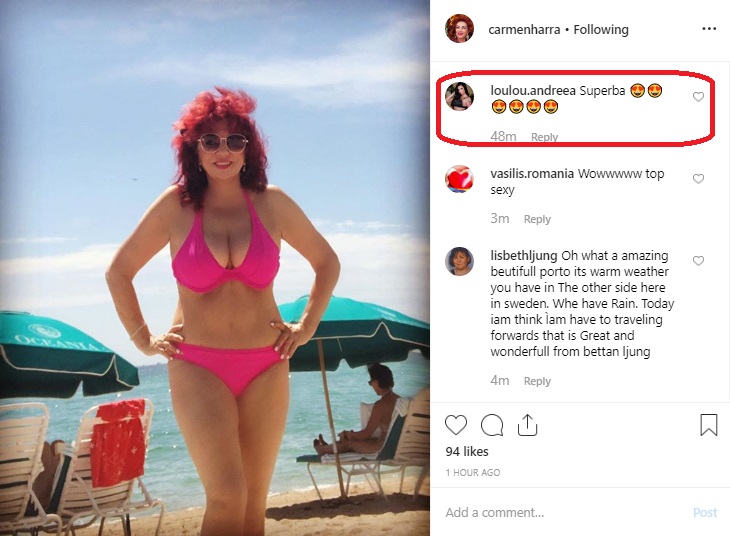 Carmen Harra, într-un costum de baie roz care are o croială sexy © Instagram
