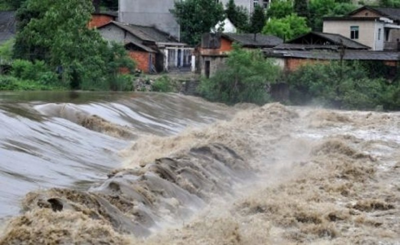 Ploile fac ravagii! Cod portocaliu de inundaţii în România