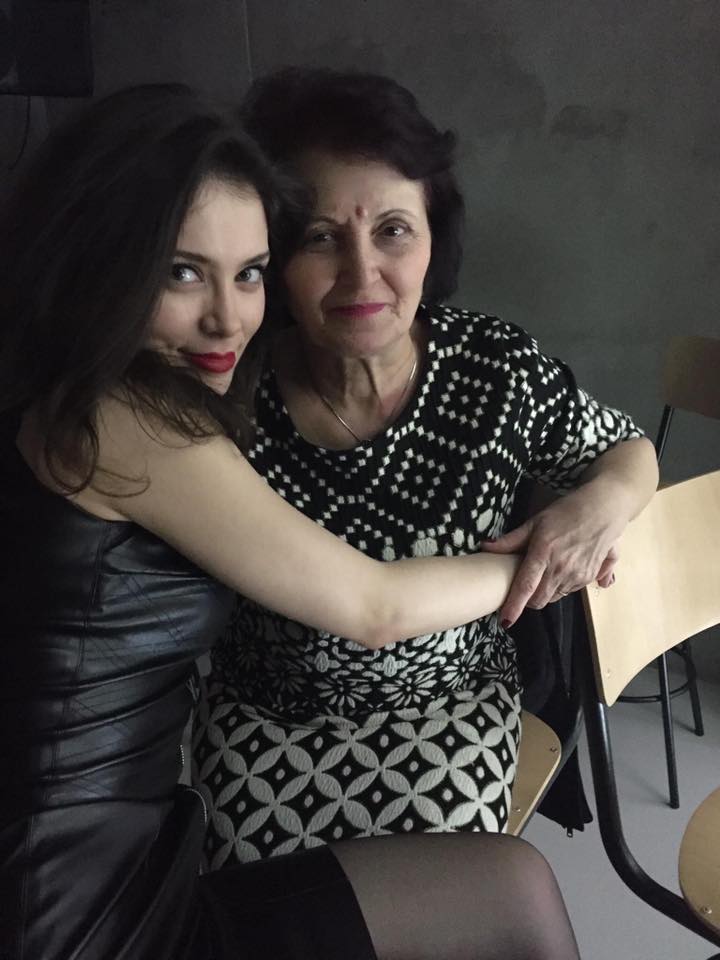 Actrița Anca Dumitra și mama ei © Facebook