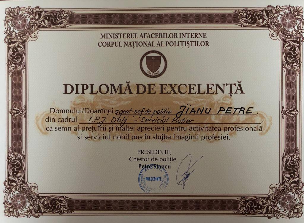 Diploma primită de polițistul-erou