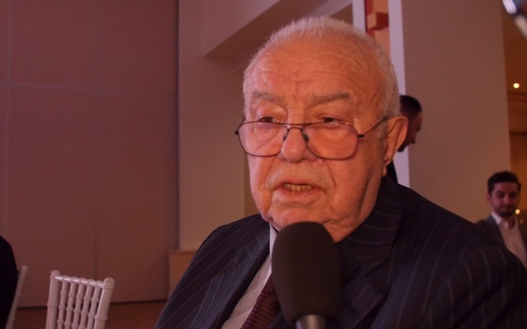 Imagine Stire Mesajul înduioșător al lui Alexandru Arșinel către Dumnezeu: ”Te rog, ajută-mă ca a mea Marilena să se simtă puțin mai bine” | 2review.ro