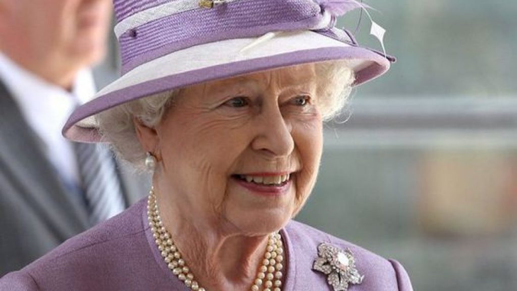 Regina Elisabeta a II-a, internată în spital. Ce au transmis reprezentanții Palatului Buckingham