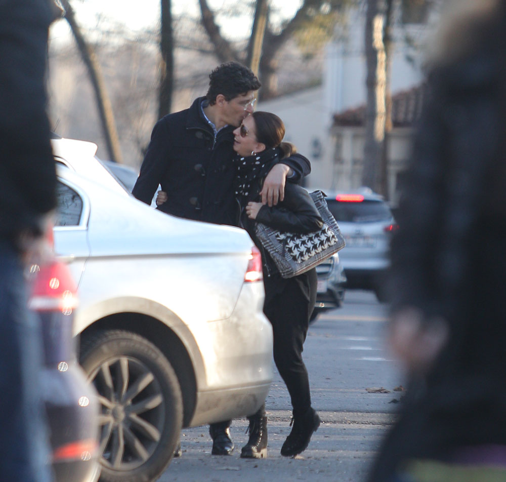 Miodrag Belodedici își săruta iubita pe frunte