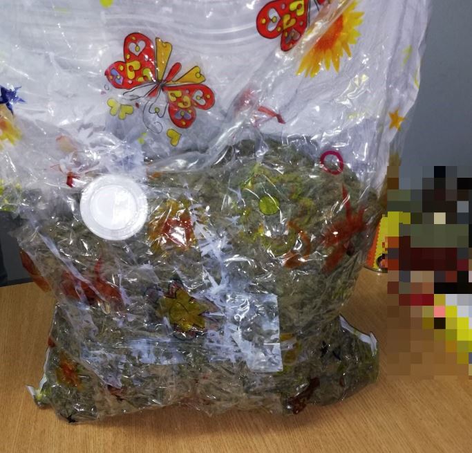 Trei kilograme de cannabis, descoperite într-un colet, în Făgăraș                                                                        